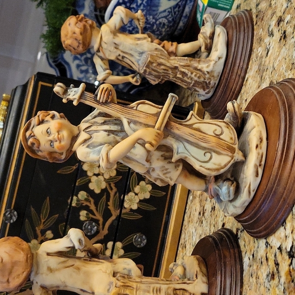 VINTAGE Himark OLD WORLD PORCELAIN 4-BAND BOY FIGURINES COLLECTION - Picture 6 of 10